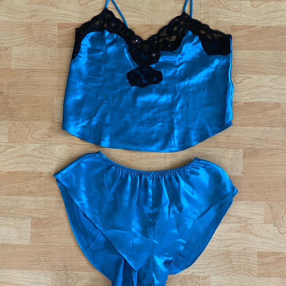 Vintage Victoria’s Secret Gold Label PJ set